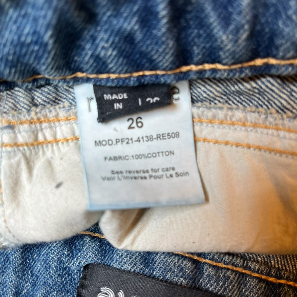 Retrofête Shorts Blue Mid Rise Med Wash Distressed Accents Slit Pockets Size 26 - Picture 12 of 13